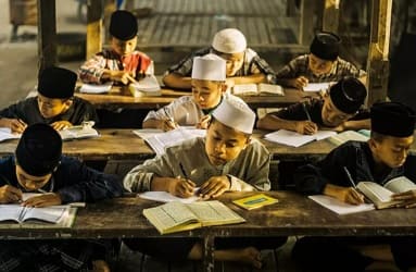 Jelaskan Mengapa Mengamalkan Ilmu Sama Pentingnya dengan Menuntut Ilmu Dalam Islam