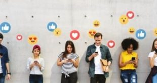 bagaimana mahasiswa dapat menggunakan media sosial secara positif dan bertanggung jawab untuk membangun sikap yang sehat dan perilaku yang konstruktif dalam konteks masyarakat kontemporer