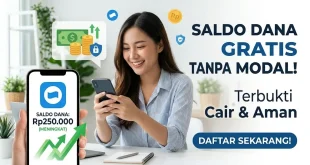 Wanita tersenyum melihat smartphone yang menampilkan peningkatan saldo DANA gratis tanpa deposit dan tanpa referral.