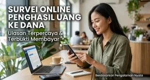 Wanita tersenyum mengisi survei online penghasil uang ke DANA melalui laptop dan smartphone di kafe.